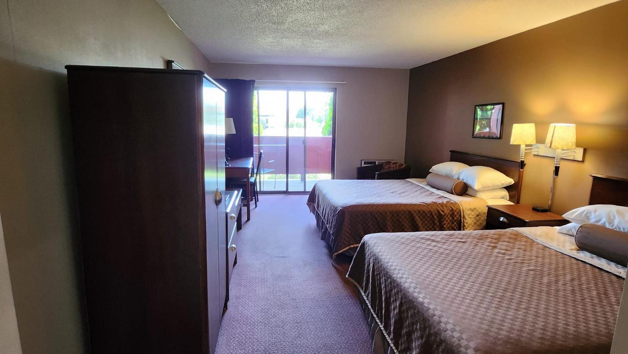 Cedar Hill Lodge Saint Ignace Buitenkant foto