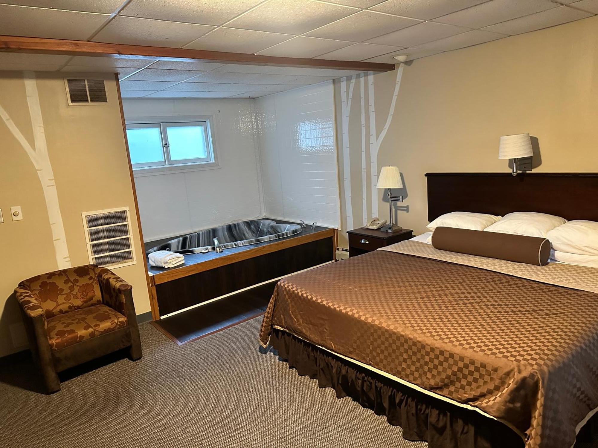 Cedar Hill Lodge Saint Ignace Buitenkant foto