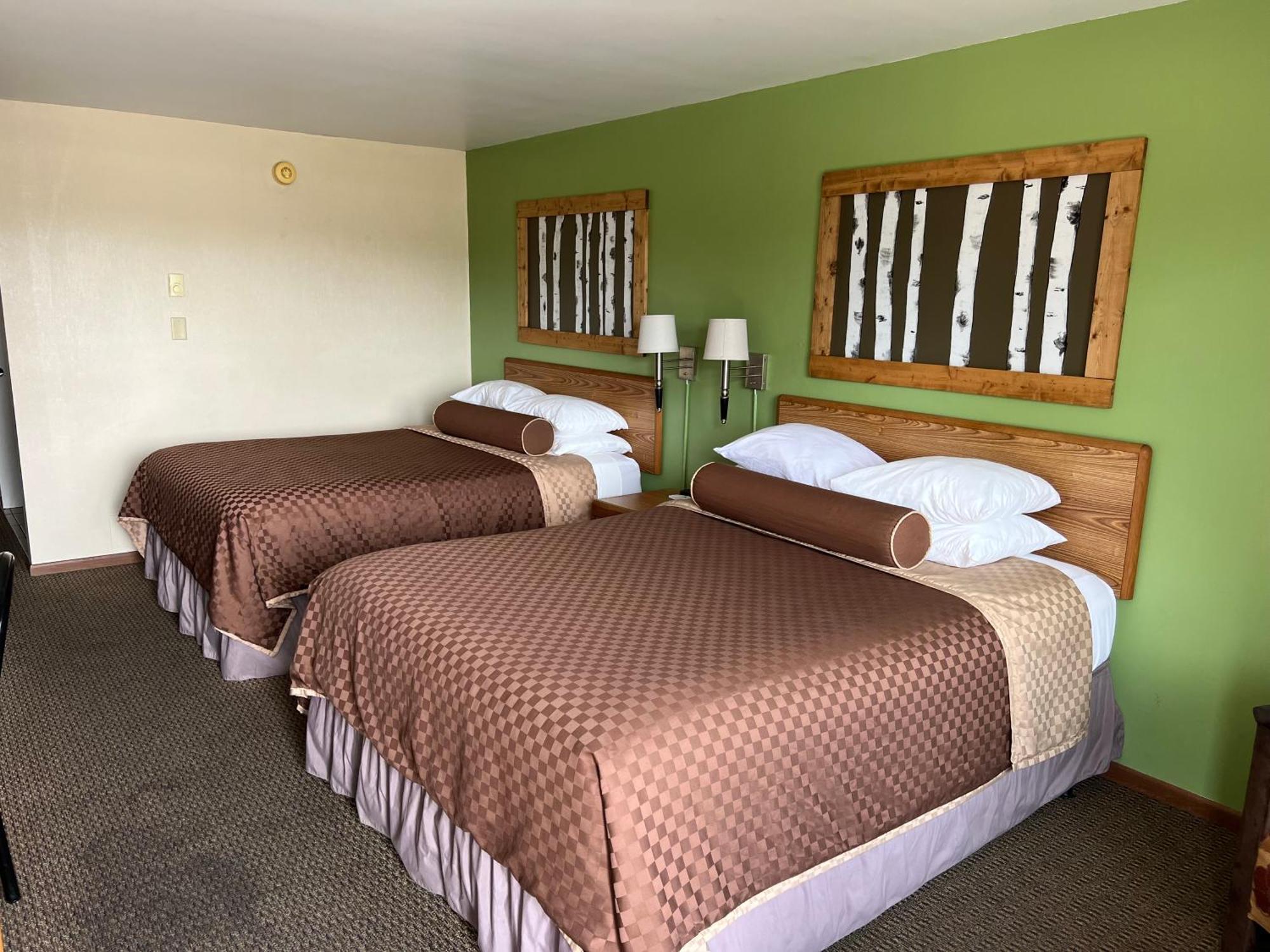 Cedar Hill Lodge Saint Ignace Buitenkant foto